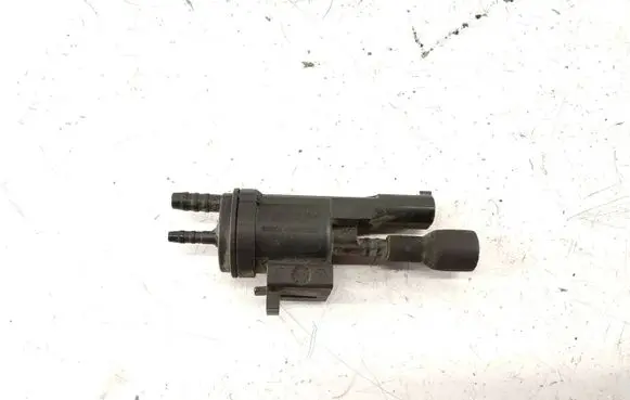 Mercedes-Benz E W212 Turbo solenoid valve 0025407097 48B43625C02