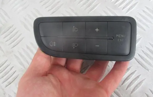 Peugeot 3008 I Light switch
