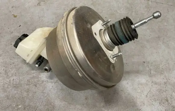 Chevrolet Camaro Brake booster 84456308