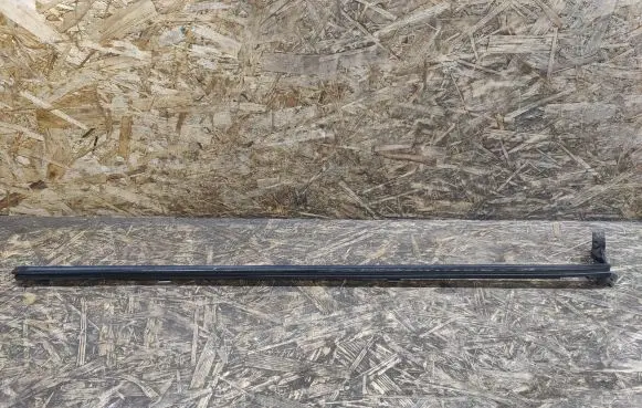 Mercedes-Benz S W140 Front door glass trim molding 