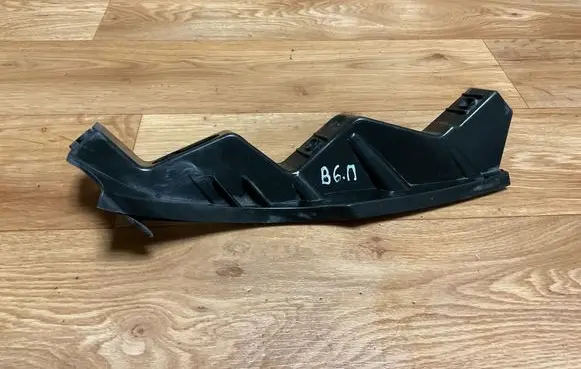 Volkswagen PASSAT B6 Front bumper mounting bracket 3C0807890