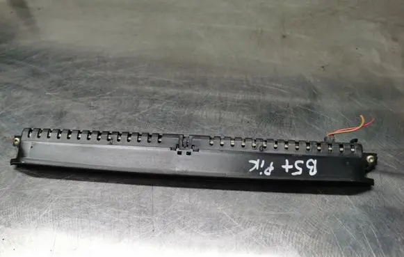 Volkswagen PASSAT B5.5 Third/center stoplight 1J6945097D