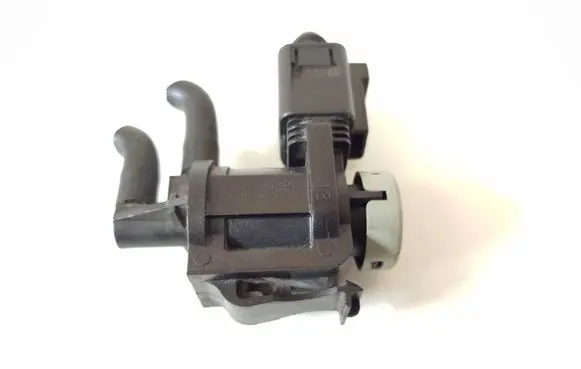 Volkswagen Golf VI Vacuum valve 1K0906283A