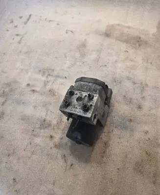 Audi A6 S6 C5 4B ABS Pump 3B0614111