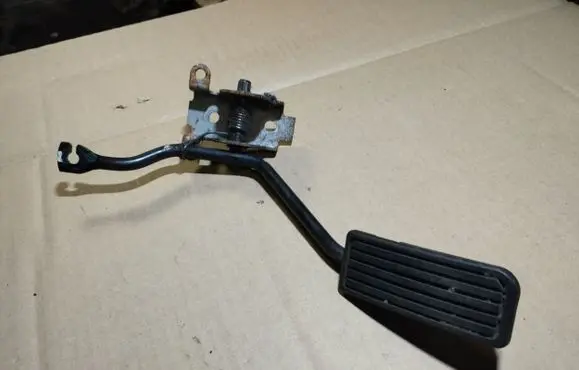 Honda CR-V Accelerator throttle pedal