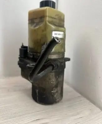 Ford Focus Power steering pump 4M513K514AD