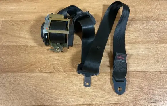 Citroen C5 Front seatbelt 040139
