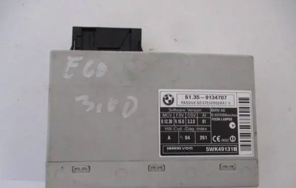 BMW X5 E70 Antenna control unit 5WK49131B