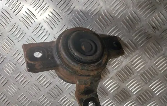 KIA Sorento Engine mount vacuum valve 
