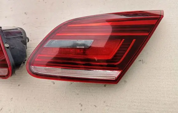 Volkswagen PASSAT CC Tailgate rear/tail lights