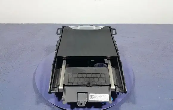 BMW X7 G07 Glove box 9399863