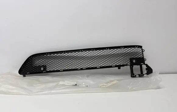Mercedes-Benz B W246 W242 Front bumper lower grill A2468852222