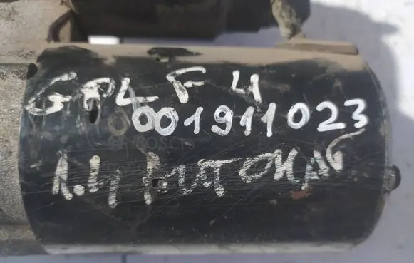 Volkswagen Golf IV Starter motor 0001911023