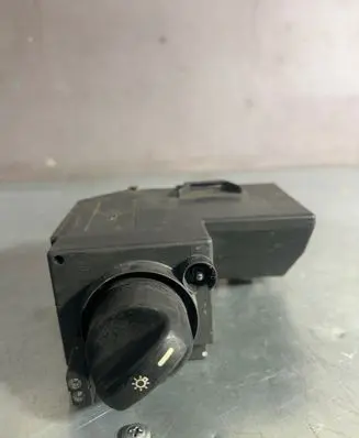 Mercedes-Benz E W212 Light switch 2105451404