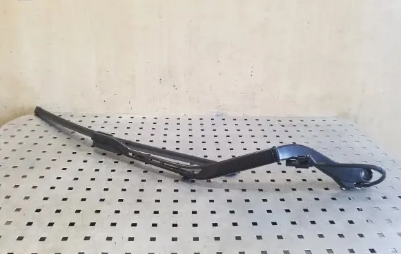 Volvo XC90 Front wiper blade arm 31391849
