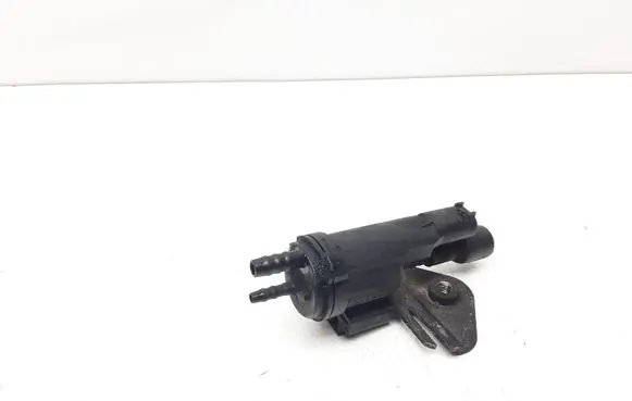 Mercedes-Benz E W212 Valve vacuum 0025401497
