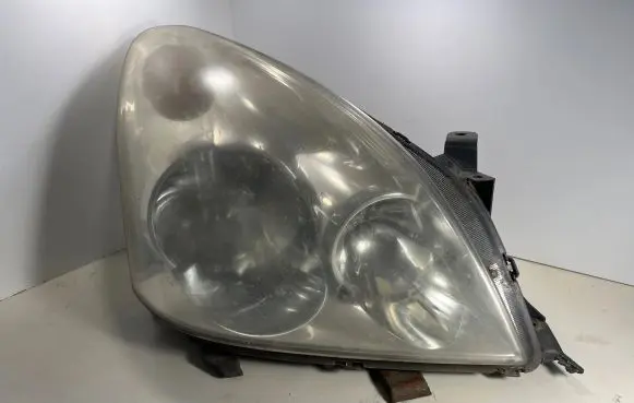 Toyota Corolla Verso AR10 Headlight/headlamp 3124