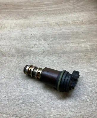 BMW 3 E90 E91 Camshaft vanos timing valve 1707323 13150137