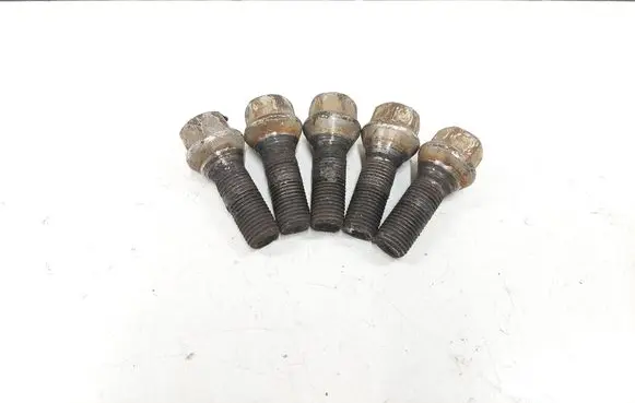 Volvo V70 Nuts/bolts