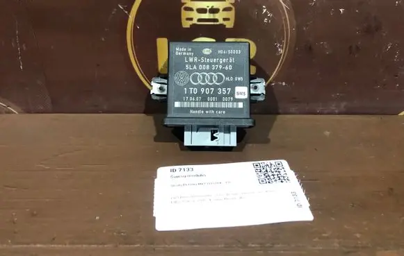 Skoda Octavia Mk2 (1Z) Light module LCM 1T0907357