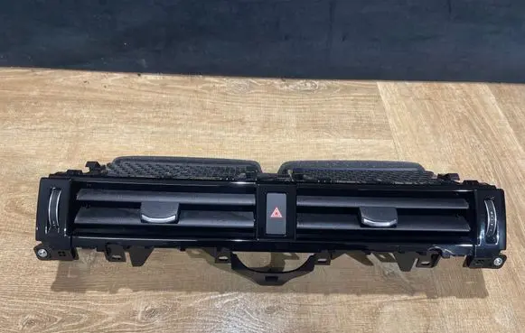 Land Rover Evoque II Dash center air vent grill LK72014L21AC 1165900003 07052019