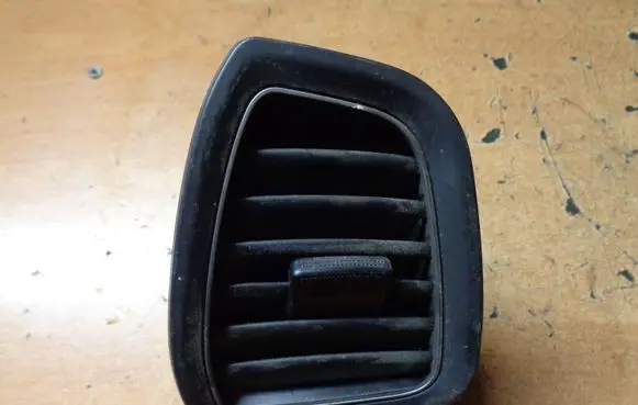 Hyundai i20 (GB IB) Dashboard side air vent grill/cover trim