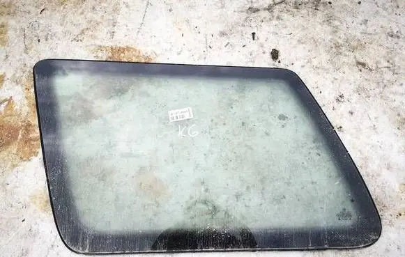 Volkswagen Golf III Rear side window as2
