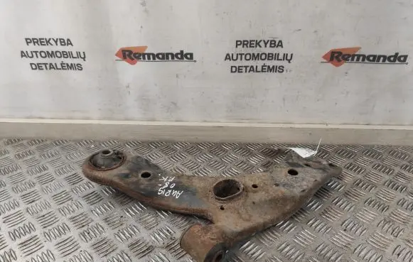 Toyota Auris 150 Front lower control arm/wishbone