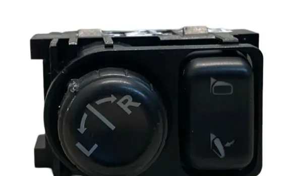 Wing mirror switch