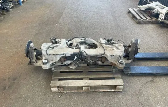 Land Rover Range Rover Sport L494 Rear axle beam with reductor 