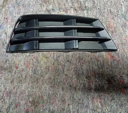 Audi A4 S4 B9 Front bumper lower grill 8W0807682R