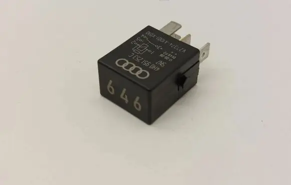 Volkswagen PASSAT B8 Other relay 4H0951253C