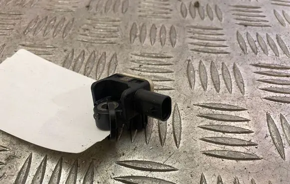Mercedes-Benz GLC X253 C253 Airbag deployment crash/impact sensor A1668210151