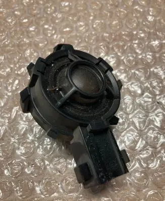 Volvo XC70 High frequency speaker in the rear doors 30657453