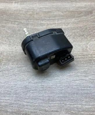 Volkswagen Golf III Headlight level adjustment motor 1H0941295 004375