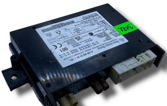 Mercedes-Benz E W212 Central body control module A3172 A2389000506