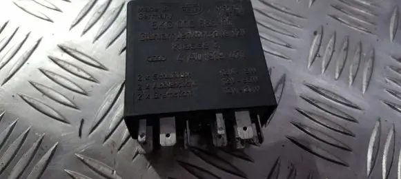 Audi A4 S4 B5 8D Other relay 4A0919471