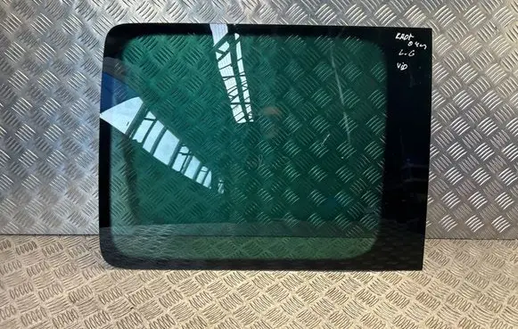 Volkswagen Caddy Rear side window 43R001595