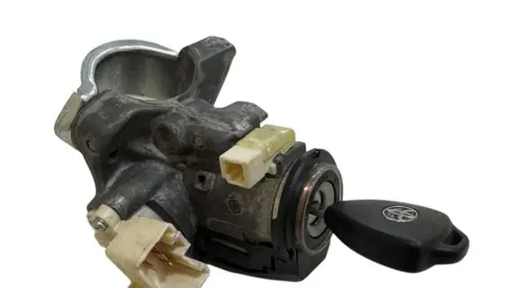 Toyota Auris 150 Ignition lock 450200204