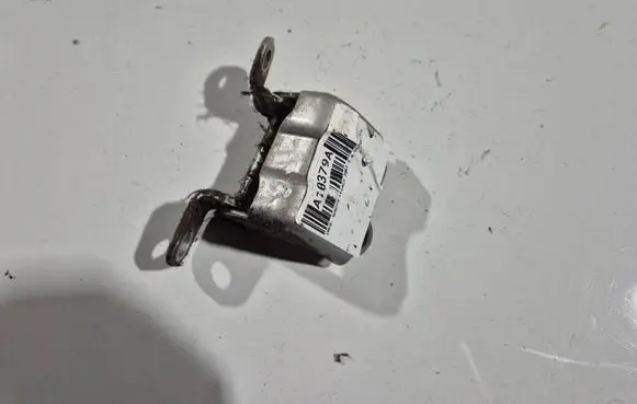 Subaru Legacy Tailgate/trunk/boot hinge