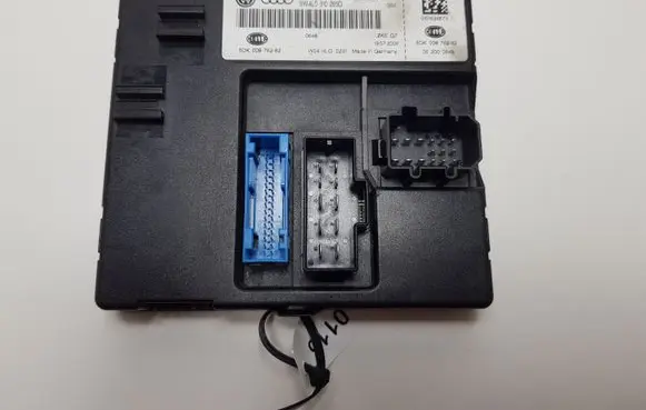 Audi Q7 4L Comfort/convenience module 4L0907289A 4L0910289D 5DK00876282