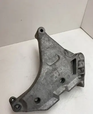 Volkswagen PASSAT B6 Engine mounting bracket 03L199207