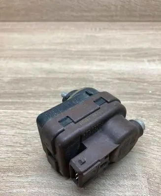 Peugeot 405 Headlight level adjustment motor 619J97