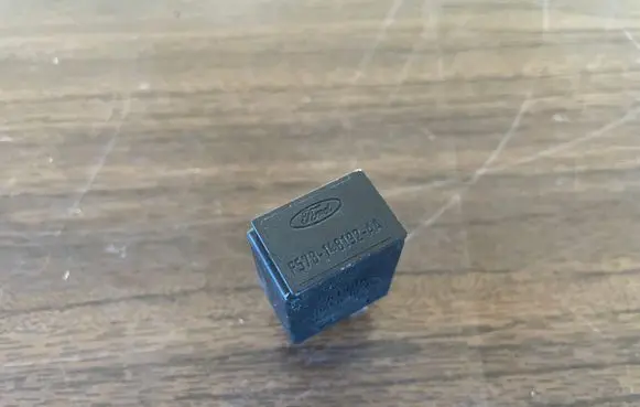 Ford Mondeo Mk III Other relay F57B14N192AA