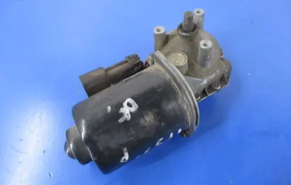 Opel Astra F Front wiper linkage and motor