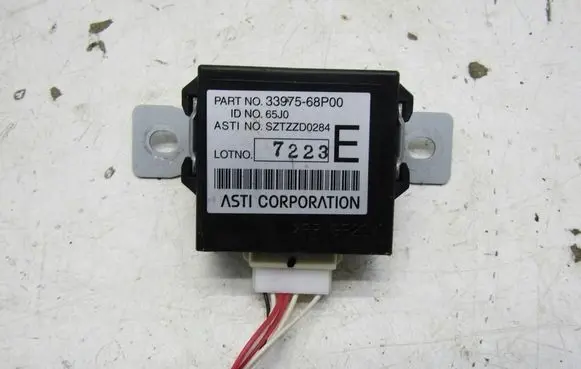 Suzuki Swift III Other control units/modules 33975-68P00