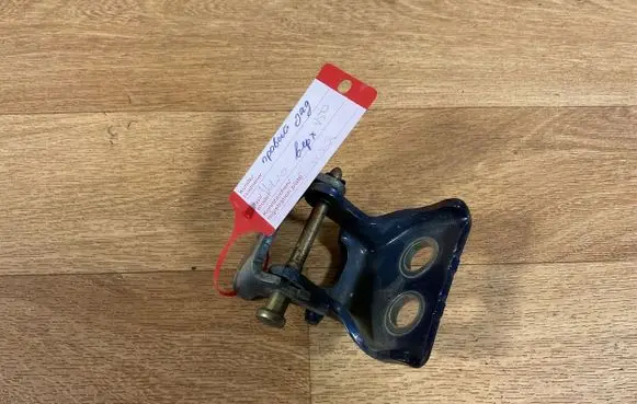 Volvo V50 Rear door upper hinge 