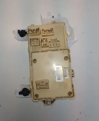 Toyota RAV 4 (XA30) Fuse module 892210F010