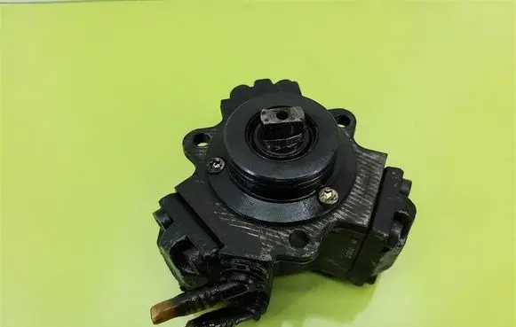 Mercedes-Benz C W203 Fuel injection high pressure pump 0445010027