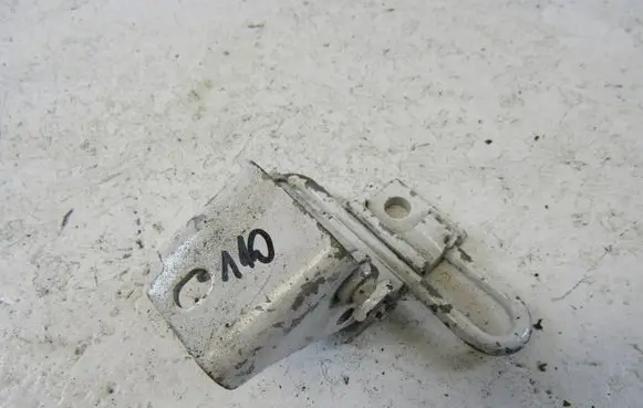 Volkswagen Caddy Front door lower hinge 1T0831411C